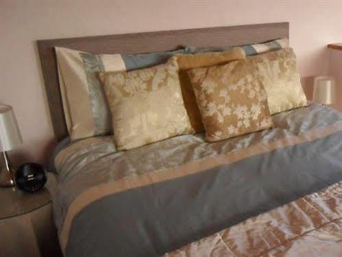 Bank Cottage B&B Newport  Extérieur photo